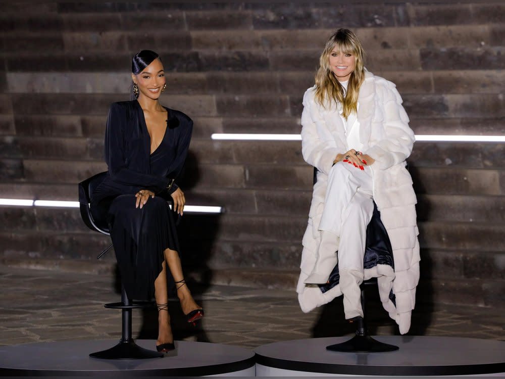 Siebte dieses Mal mit Heidi bei den Models aus: Gast-Jurorin und Supermodel Jourdan Dunn (l.) (Bild: © ProSieben / Richard Hübner)