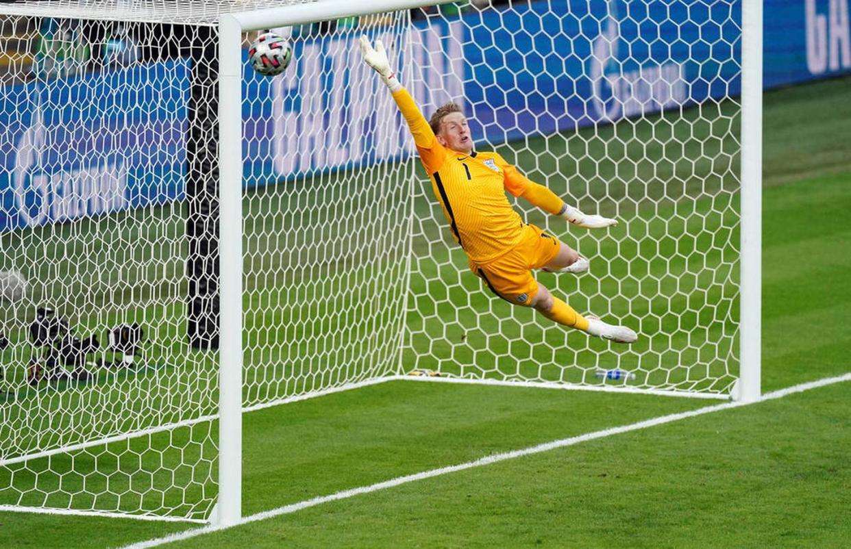 England-Keeper knackt Uralt-Rekord - und kassiert Traumtor