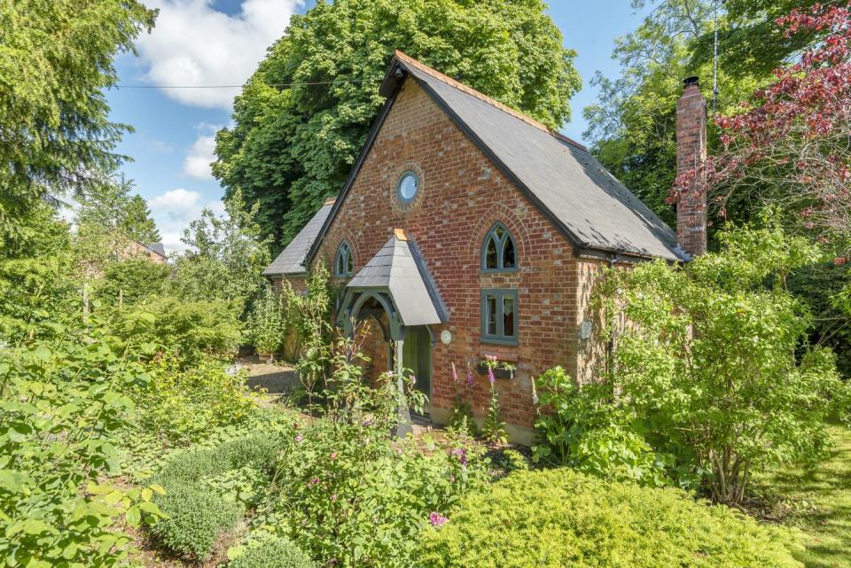 peek inside this converted chapel in berkshire