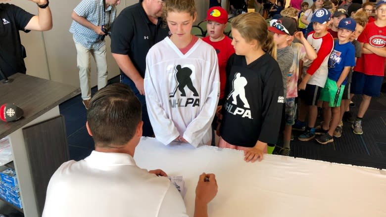 Dion Phaneuf, NHLPA donate new hockey gear to Summerside kids