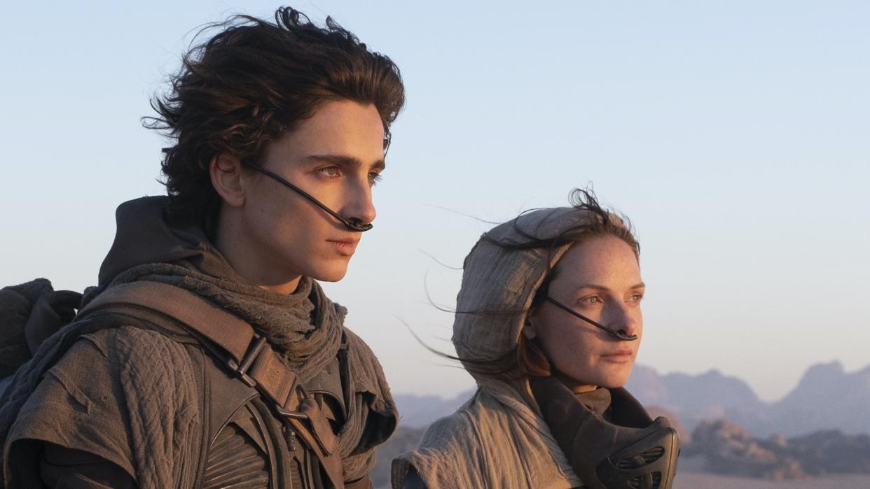  Timothee Chalamet and Rebecca Ferguson in Dune. 