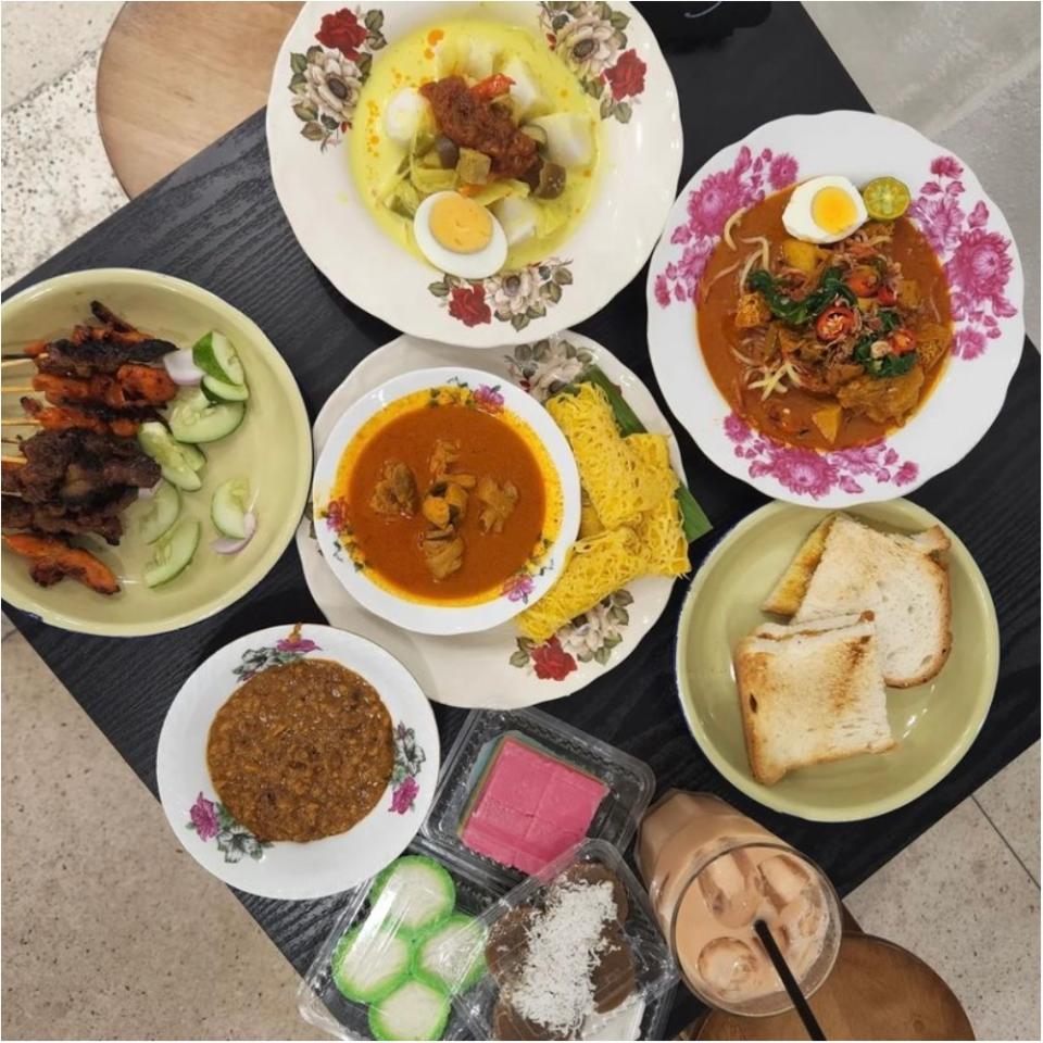 Tingkap Cafe - Food spread including satay, lodeh, and many more