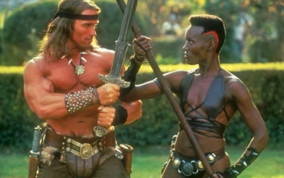 Arnold Schwarzenegger and Grace Jones in Conan the Destroyer - Alamy