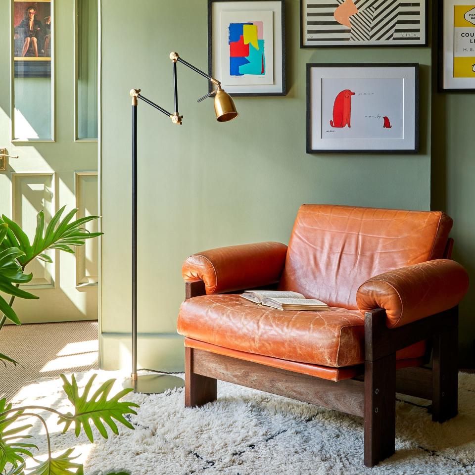 Cozy corners, reading corner with floor lamp