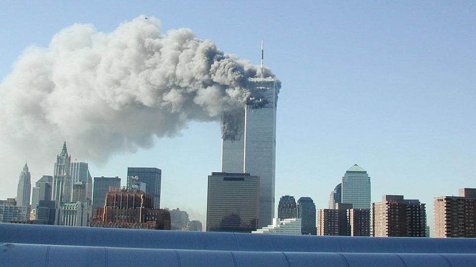 Humo saliendo de las Torres Gemelas tras los ataques del 11 de septiembre