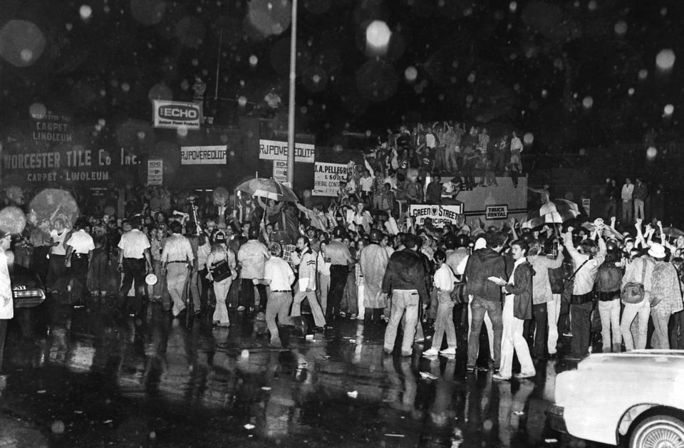 Crowds gather outside Sir Morgan’s Cove on Sept. 14, 1981, the night of the infamous Rolling Stones concert.