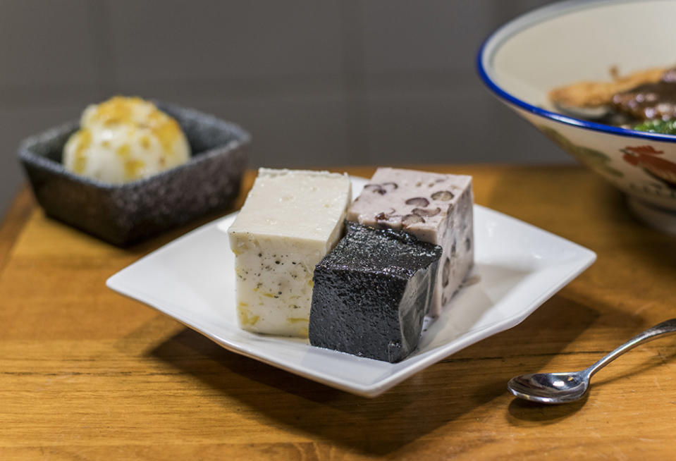 灣仔美食︱藍屋新素食店 像真度高素咖喱羊腩飯+清湯餃子麵