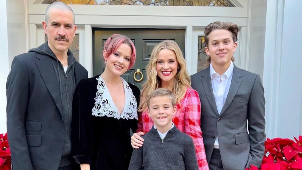 Reese Witherspoon and family