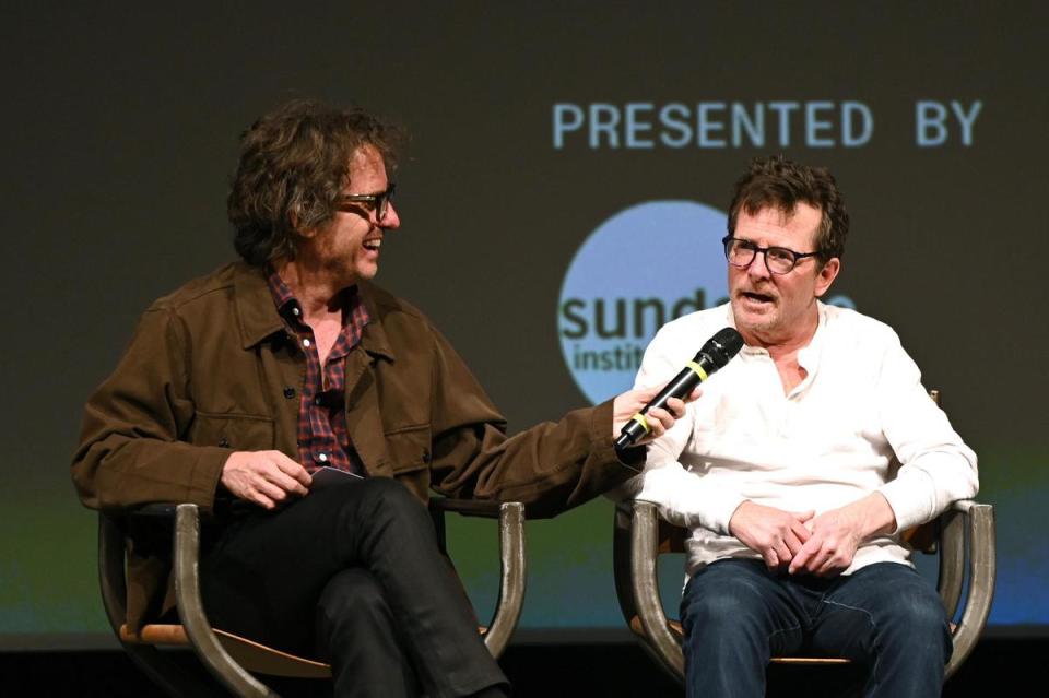 戴維斯古根海姆（左）與米高福克斯（右）出席日舞影展的映後座談，回答觀眾的問題。（Apple TV+提供）