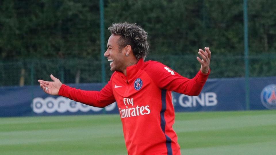 Un Neymar tout sourire… trollage parfait ou mauvais timing ? (Twitter PSG_English)