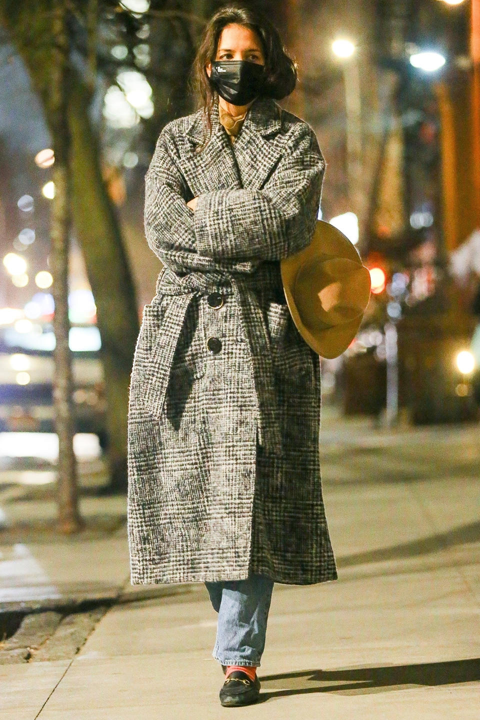 <p>Katie Holmes looked stylish as she kept warm during an evening stroll in New York City.</p>