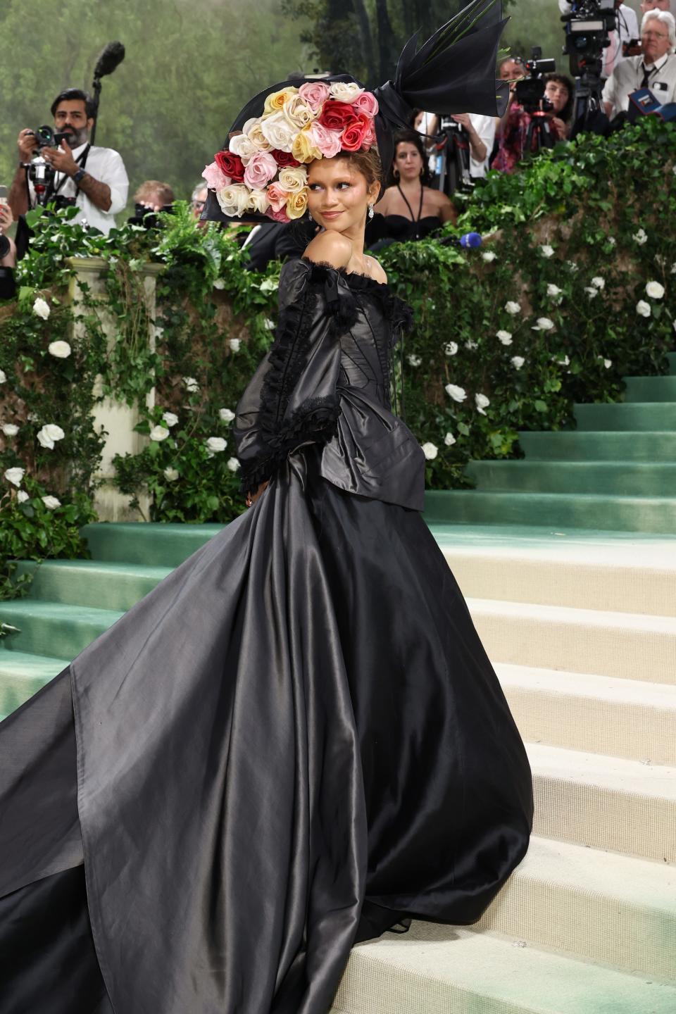 Zendaya kept the vintage theme going for her second look of the night.