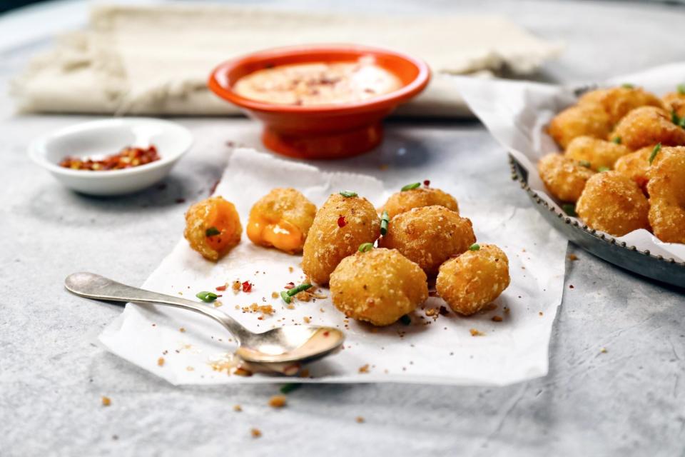 Cheddar_CheeseCurds_Crave