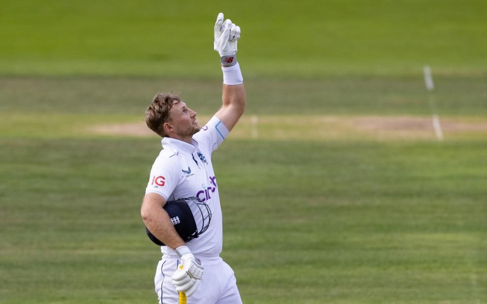 The little genius salutes his 33rd Test hundred.