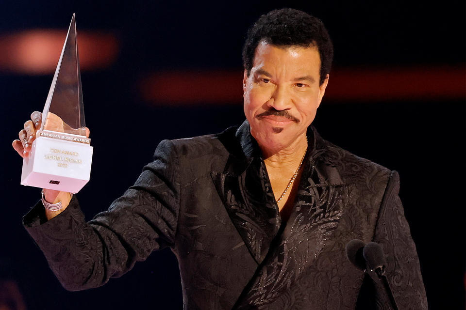 <p>Genre-bending artist <a href="https://people.com/tag/lionel-richie/" rel="nofollow noopener" target="_blank" data-ylk="slk:Lionel Richie;elm:context_link;itc:0;sec:content-canvas" class="link ">Lionel Richie</a> accepted the AMAs' highest honor, <a href="https://people.com/music/amas-2022-complete-winners-list/" rel="nofollow noopener" target="_blank" data-ylk="slk:the Icon Award;elm:context_link;itc:0;sec:content-canvas" class="link ">the Icon Award</a>, presented to him by <a href="https://people.com/tag/smokey-robinson/" rel="nofollow noopener" target="_blank" data-ylk="slk:Smokey Robinson.;elm:context_link;itc:0;sec:content-canvas" class="link ">Smokey Robinson.</a> Richie gave a heartfelt speech about his journey to icon status, offering some sage advice to up-and-coming musicians about taking the opportunity to inspire others.</p> <p>"When you hear the word hip, it means today," said Richie. "When you hear the word inspiring, it means forever."</p>