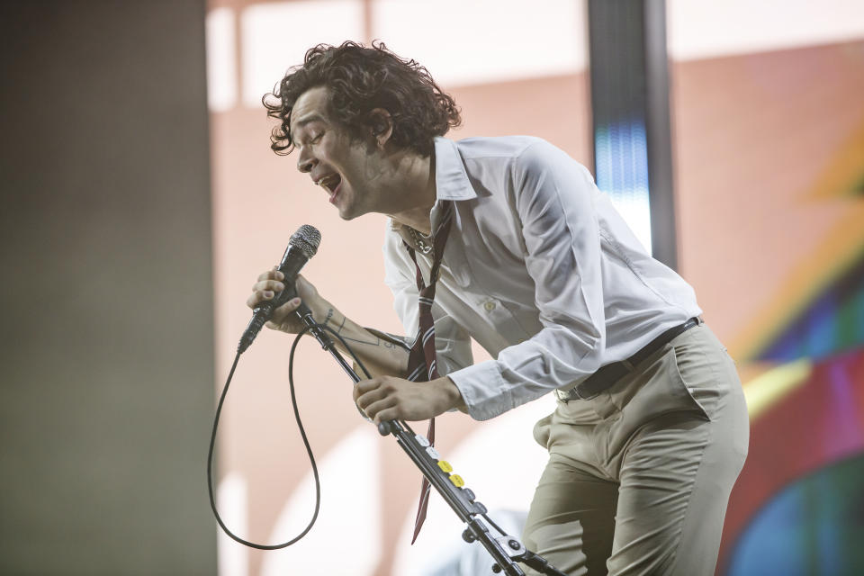 BENICASSIM, SPAIN - JULY 19: Matthew Healy of the band The 1975 performs in concert during the Festival Internacional de Benicassim on July 19, 2019 in Benicassim, Spain. (Photo by Xavi Torrent/Redferns)