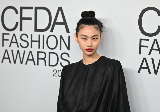 Squid Game's HoYeon Jung Wore Incredible Louis Vuitton Draped Dress To CFDA  Fashion Awards