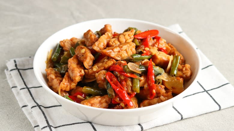 Indonesian sauteed tempe