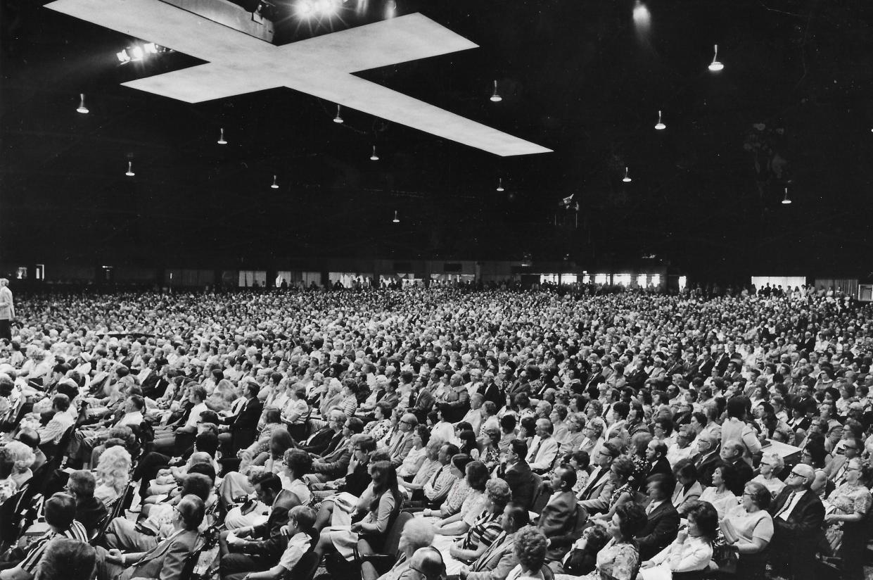 More than 7,000 people listen as Oral Roberts speaks at the Cathedral of Tomorrow in August 1973 in celebration of the ministry of the Rev. Rex Humbard.