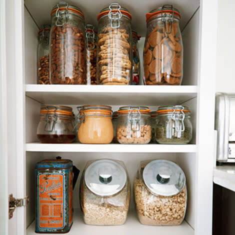 Use space-saving containers 