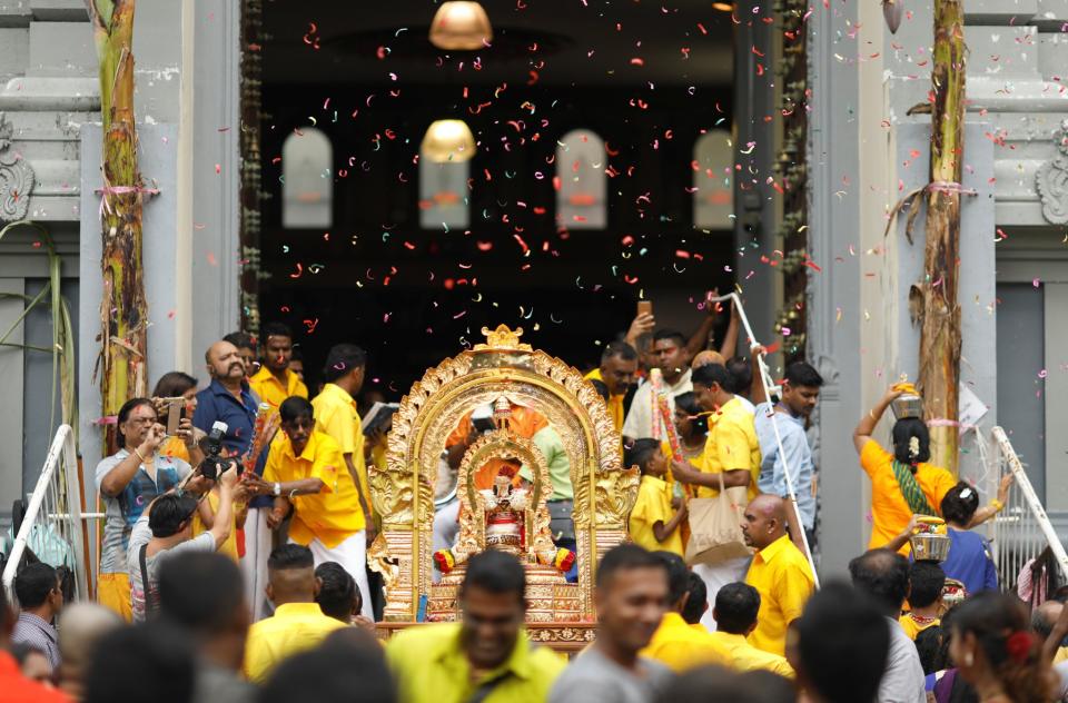 2017-02-09T033310Z_1769333343_RC183FAE3970_RTRMADP_3_RELIGION-THAIPUSAM