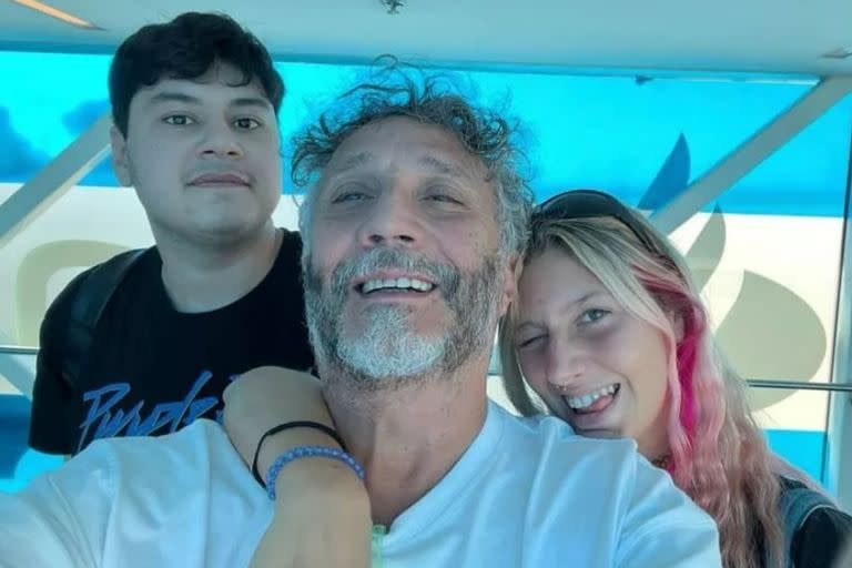 Desde Colombia, Fito Páez compartió una divertida foto con Martín y Margarita