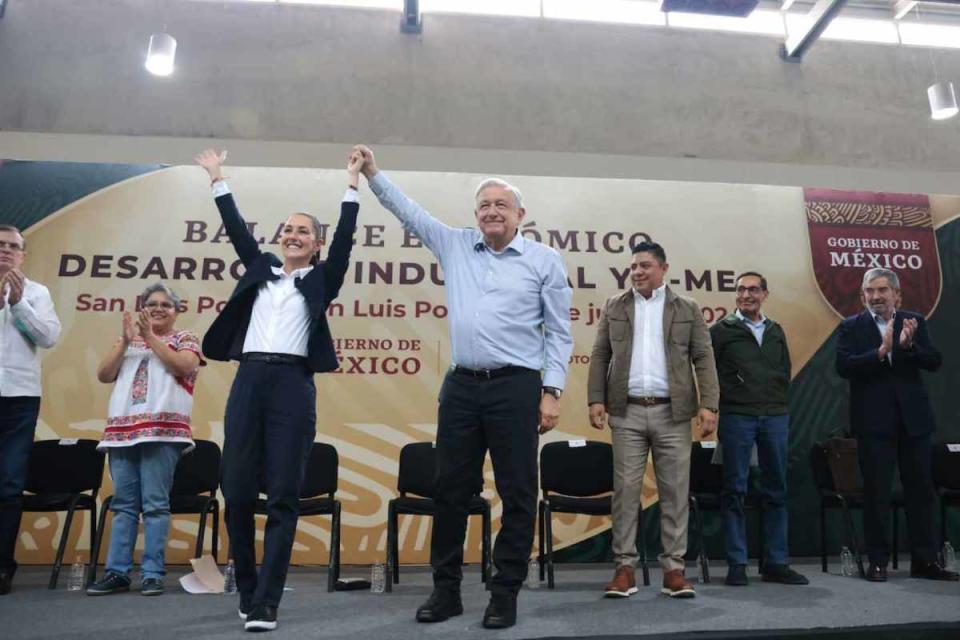 Sheinbaum y AMLO durante el balance sobre desarrollo industrial y T-MEC. Foto: Cuartoscuro