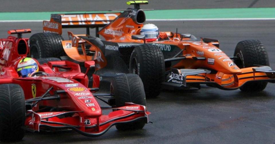 Markus Winkelhock dan Felipe Massa.  TV F1 GP Eropa 2007.  Kredit: Alamy