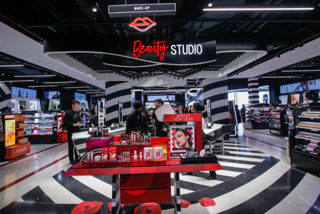 Makeup wonderland: A peek inside the largest Sephora in the world, opening  tomorrow in KL