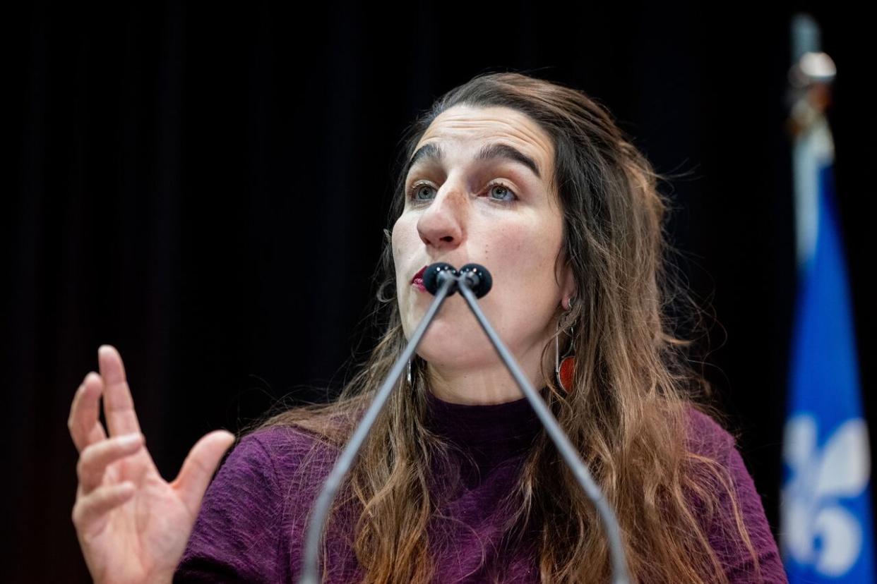 Émilise Lessard-Therrien delivers her victory speech after being chosen as the new co-spokesperson of the Québec Solidaire party at their convention in Gatineau, Que. on Sunday, Nov. 26, 2023.  (Spencer Colby/The Canadian Press - image credit)