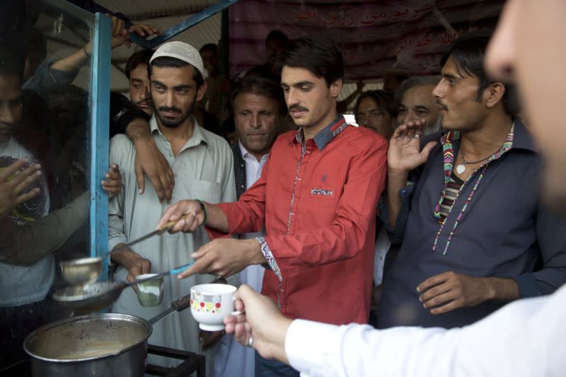 2022年6月14日，巴基斯坦計畫與發展部部長伊克巴爾呼籲民眾每天減少喝茶，減少政府進口茶葉造成的額外財政壓力（美聯社）
