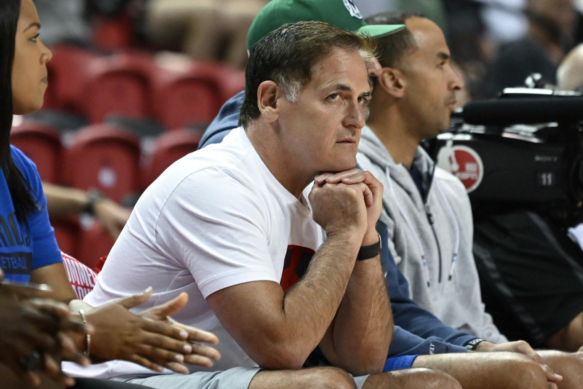 Mark Cuban tries to get NBA fans to narc on themselves