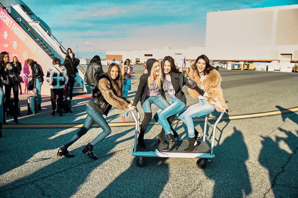 Joan Smalls, Lily Donaldson, Bella Hadid, Kendall Jenner