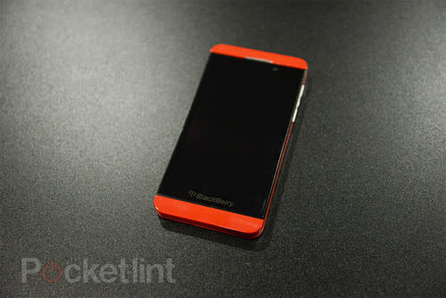 Red BlackBerry Z10 limited edition pictures and hands-on