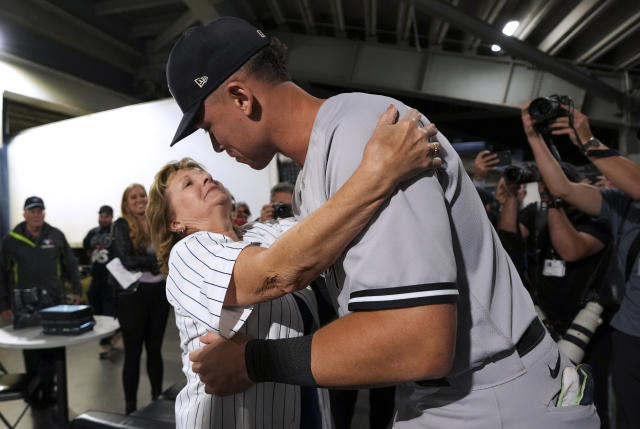 Yankees star Aaron Judge hits 61st home run, ties Roger Maris' AL record –  Twin Cities