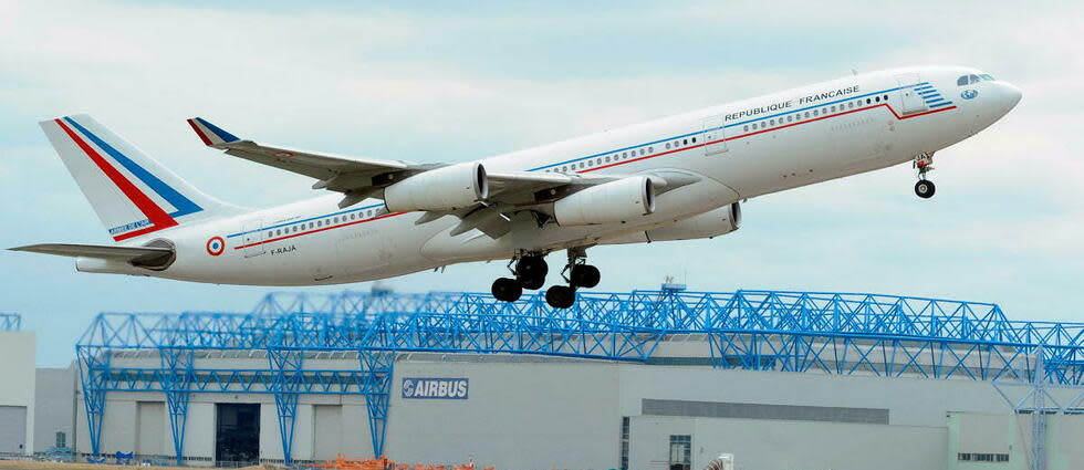 L'un des deux A340 « République française » de l'armée de l'air, en 2011.  - Credit:REMY GABALDA / AFP