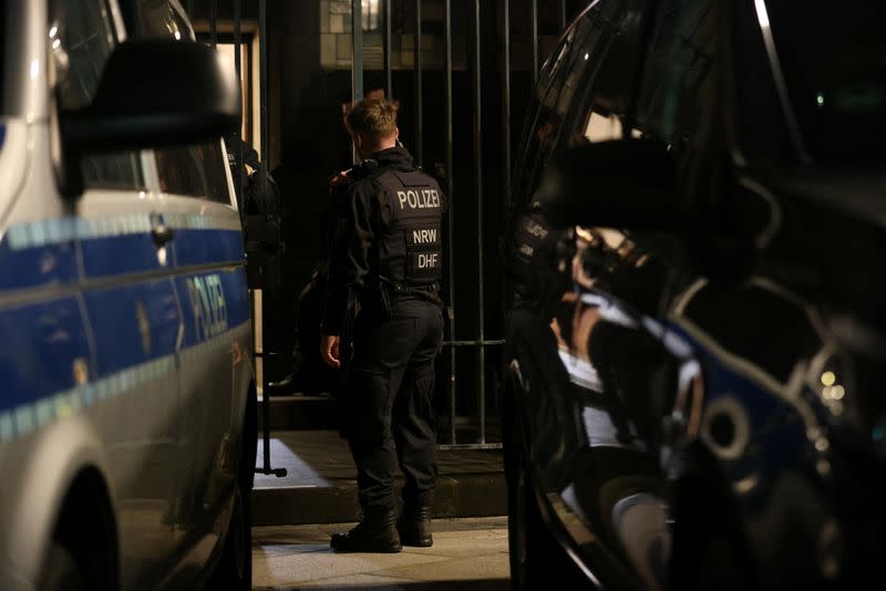 German police secures the Cologne cathedral