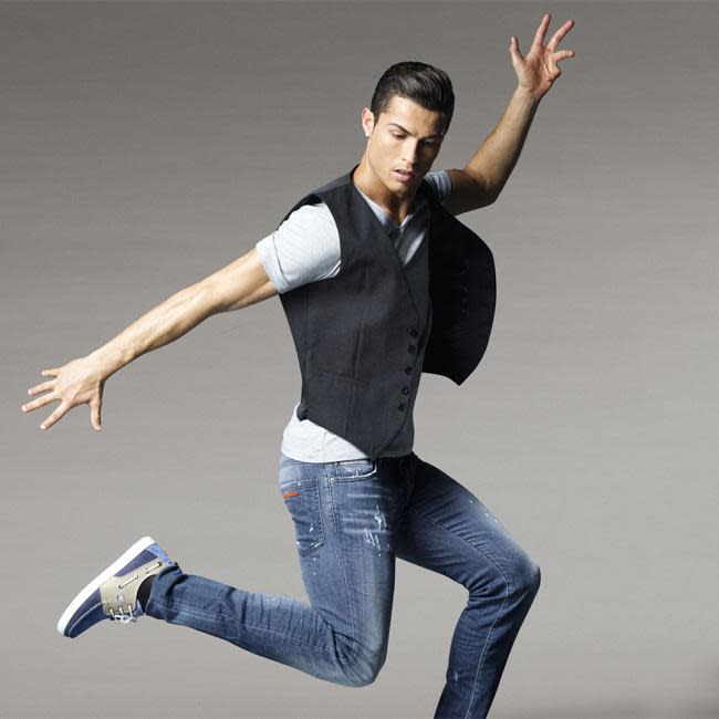 Cristiano Ronaldo lanza linea de zapatillas. Foto: BangShowbiz