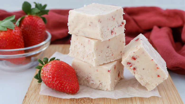 white chocolate strawberry fudge squares stacked