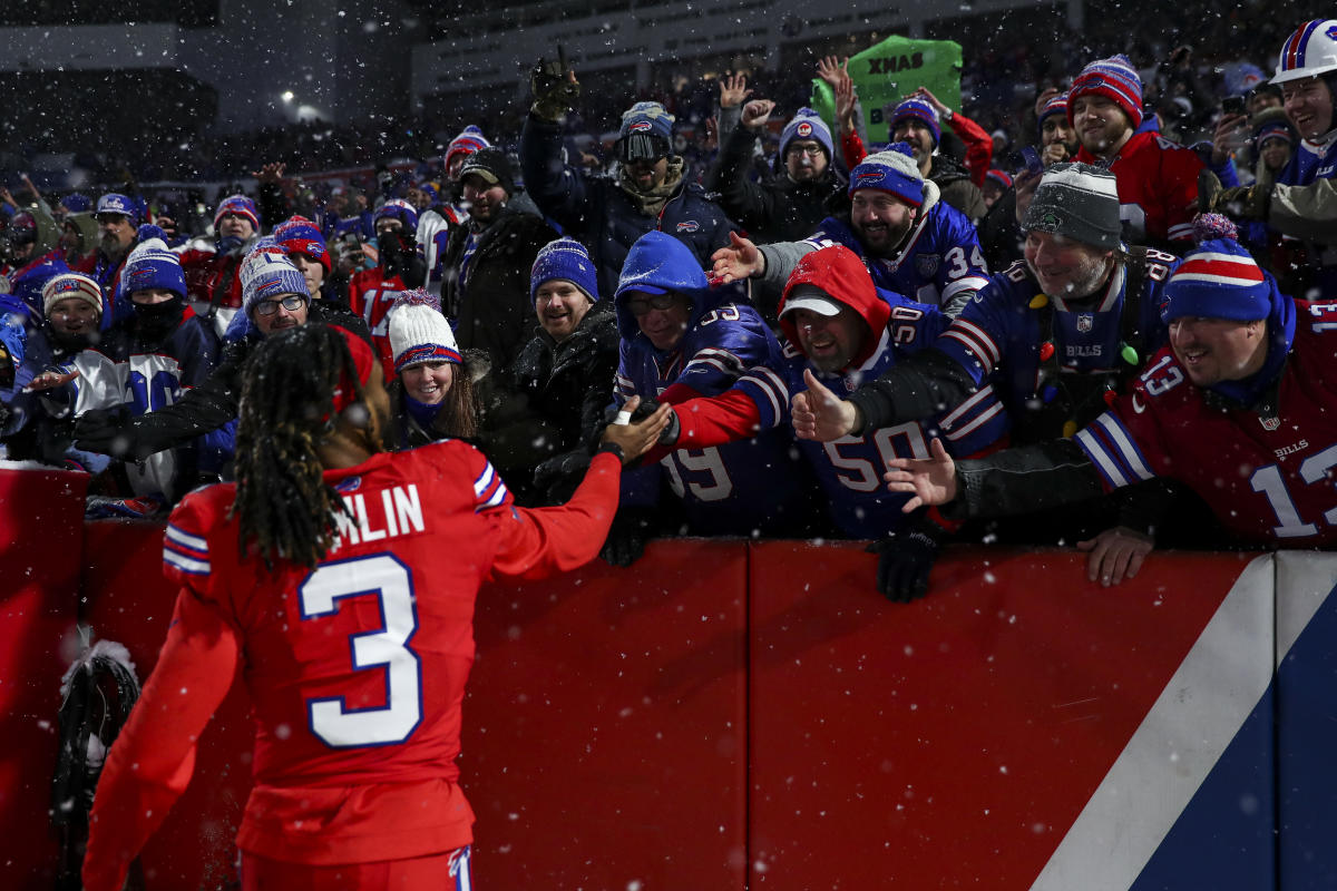 Damar Hamlin jersey sales skyrocket; Fanatics to donate proceeds to Bills  safety's charity 