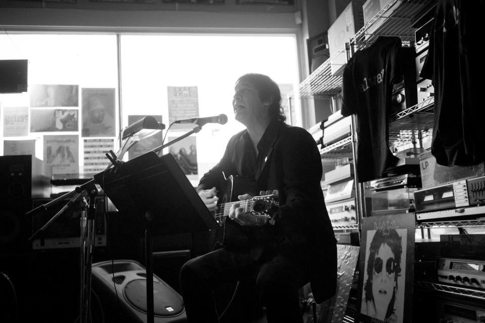 Dwight Twilley performs an acoustic concert at Oklahoma City's Guestroom Records in 2015.