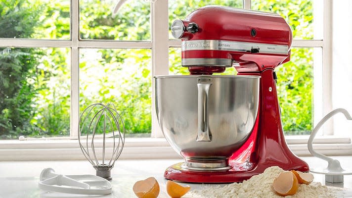 Save on the KitchenAid stand mixer of your dreams right now.