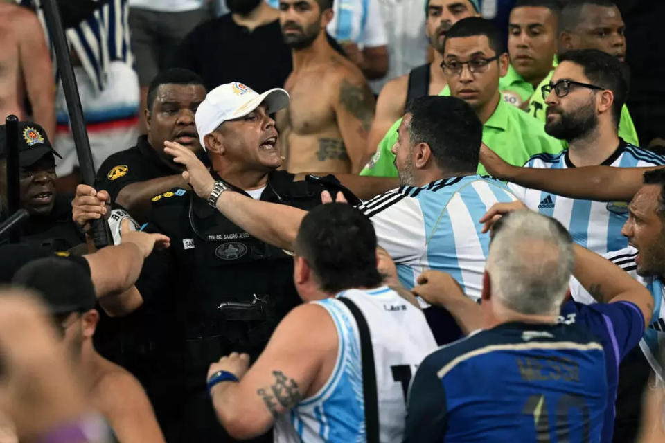 巴西和阿根廷球迷爆發衝突。法新社