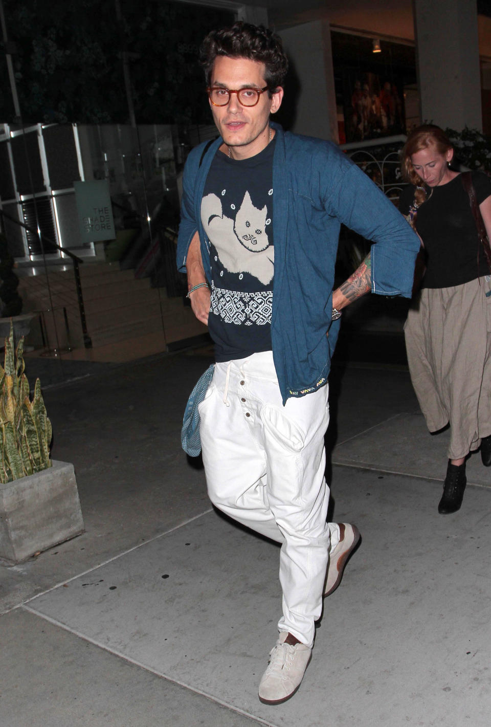 John Mayer enjoyed dinner out at Madeo Restaurant on June 2 in West Hollywood, California.