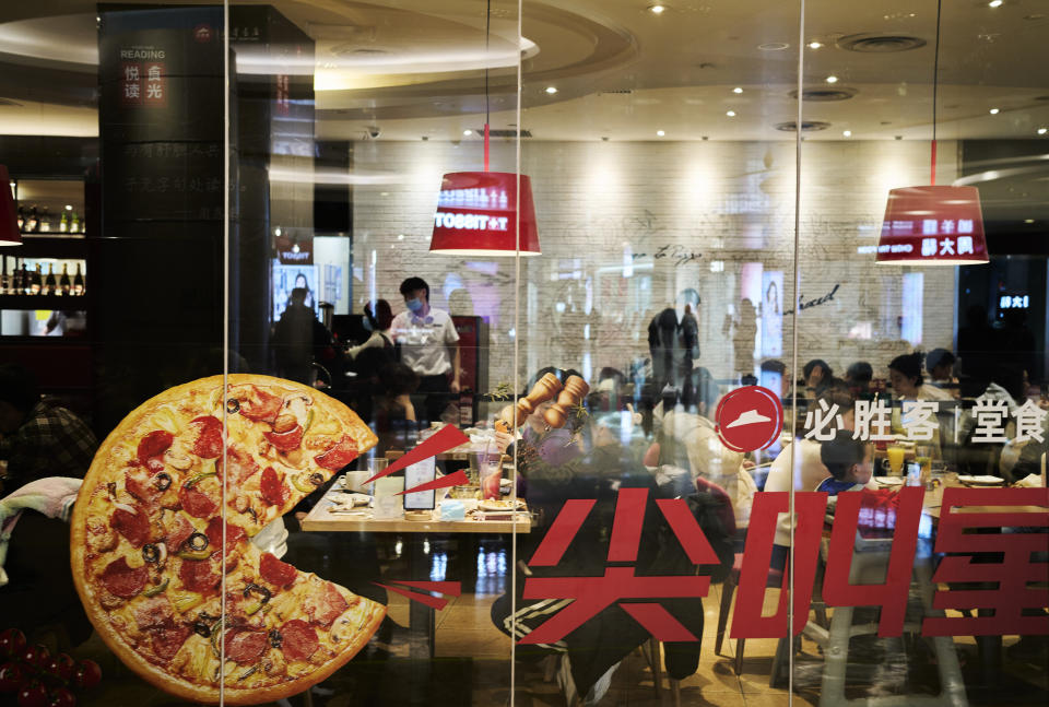 Vor allem für europäische Gaumen sehr gewöhnungsbedürftig: Pizza Hut Hing Kong überraschte kürzlich mit einer neuen Geschmacksrichtung – einer Pizza mit Schlangenfleisch. (Bild: Getty Images)