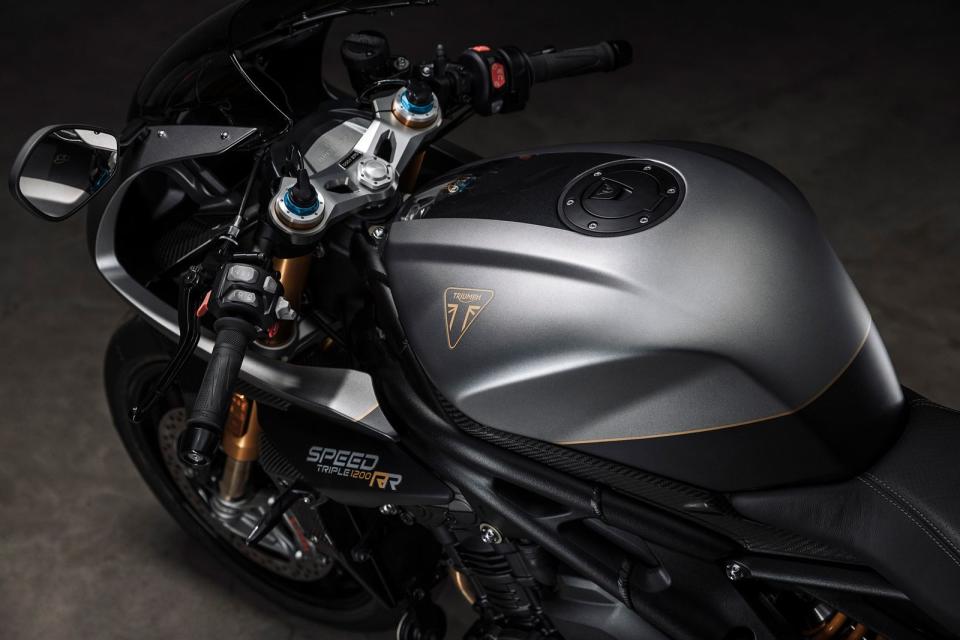 Speed Triple 1200 RR百年靈限量版重機，限量270輛。