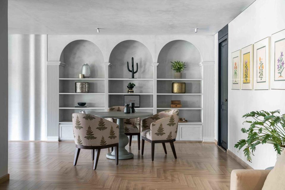 A dining room with limewash paint