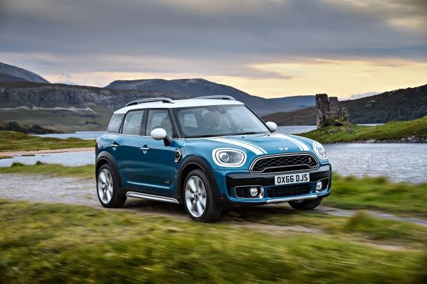 2017 Mini Cooper S Countryman front quarter right photo