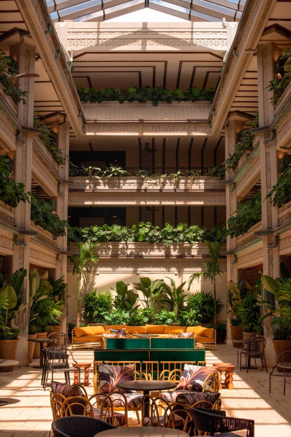 El espacio cubierto para eventos Palm Terrace del Mayfair House Hotel & Garden en Coconut Grove.