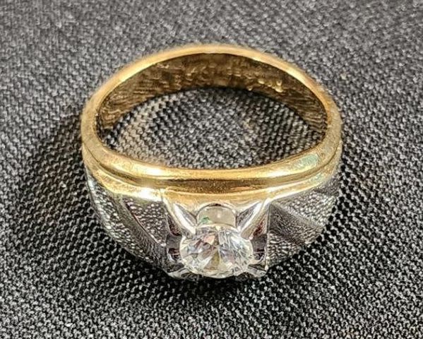 <p>Eric Tung</p> Wedding ring for sale at Blue Moon Estate Sales